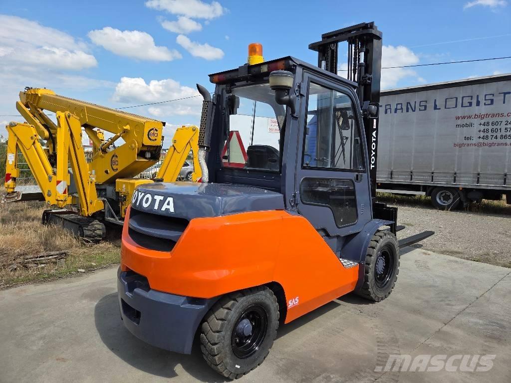 Toyota 40-8FD50N Dieselové vozíky