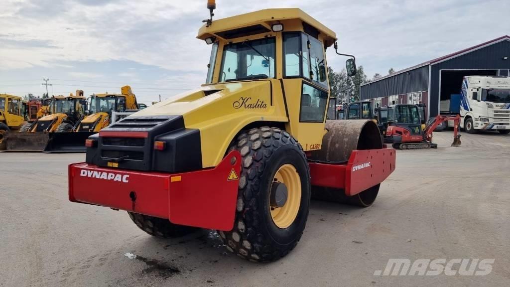 Dynapac CA 302 D Tahačové válce