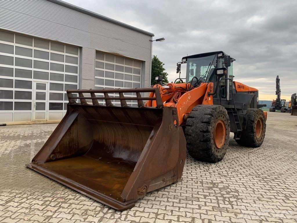 Hitachi ZW 310 Kolové nakladače