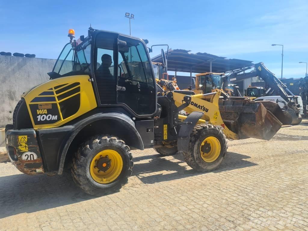 Komatsu WA 100 M Kolové nakladače
