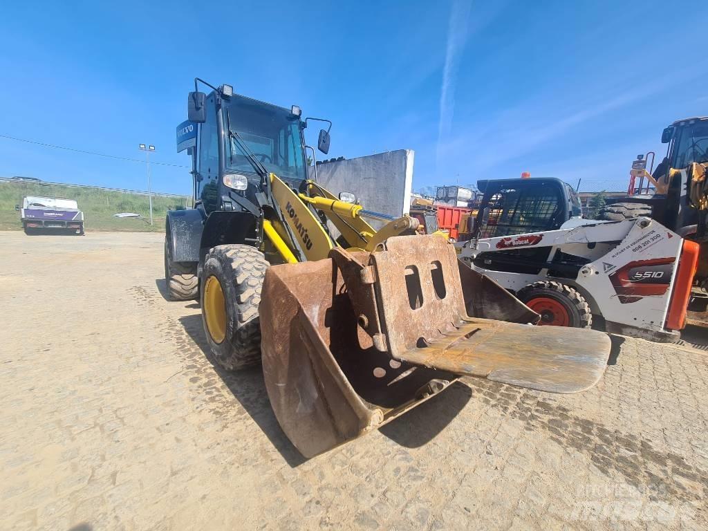 Komatsu WA 100 M Kolové nakladače