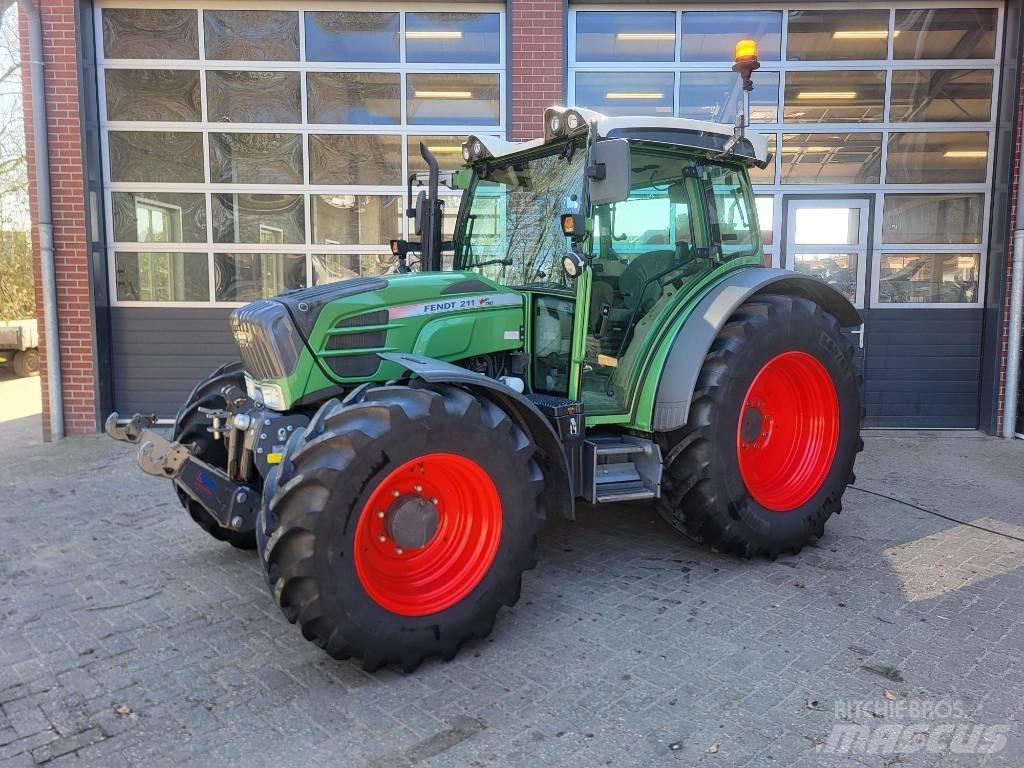 Fendt 211 Vario TMS Traktory