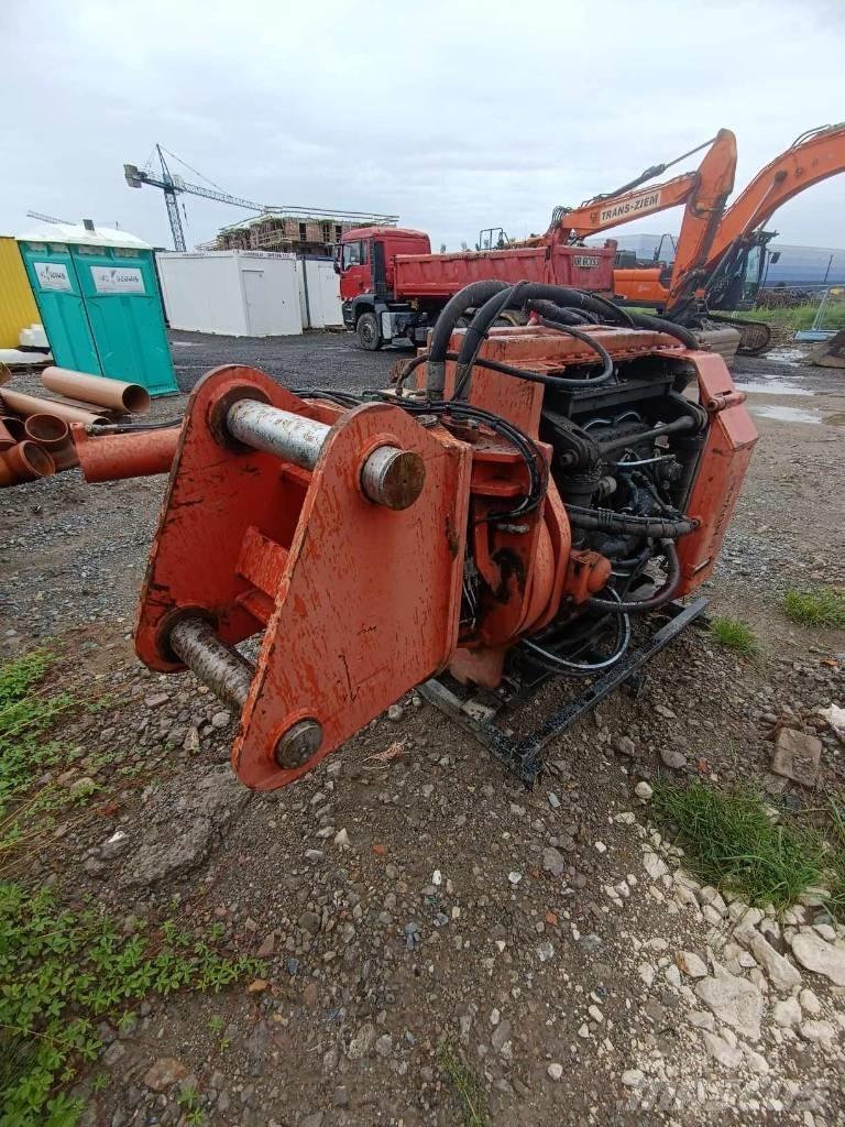 Doosan DX 340 LC-5 Pásová rýpadla