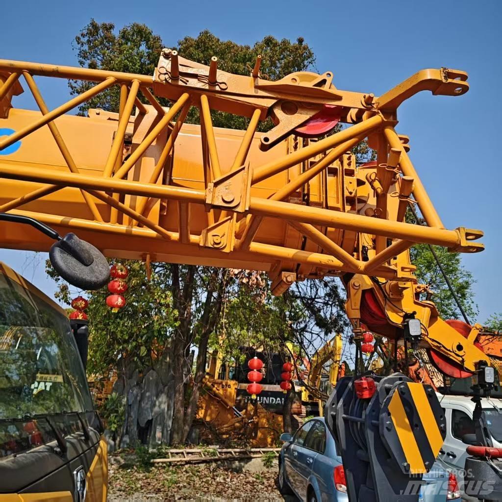 XCMG XCT 25 Univerzální terénní jeřáby