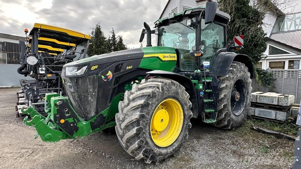 John Deere 8R 340 Traktory