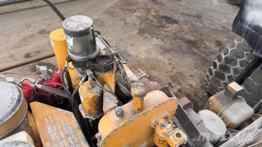 CAT 775 D Pevné dempry