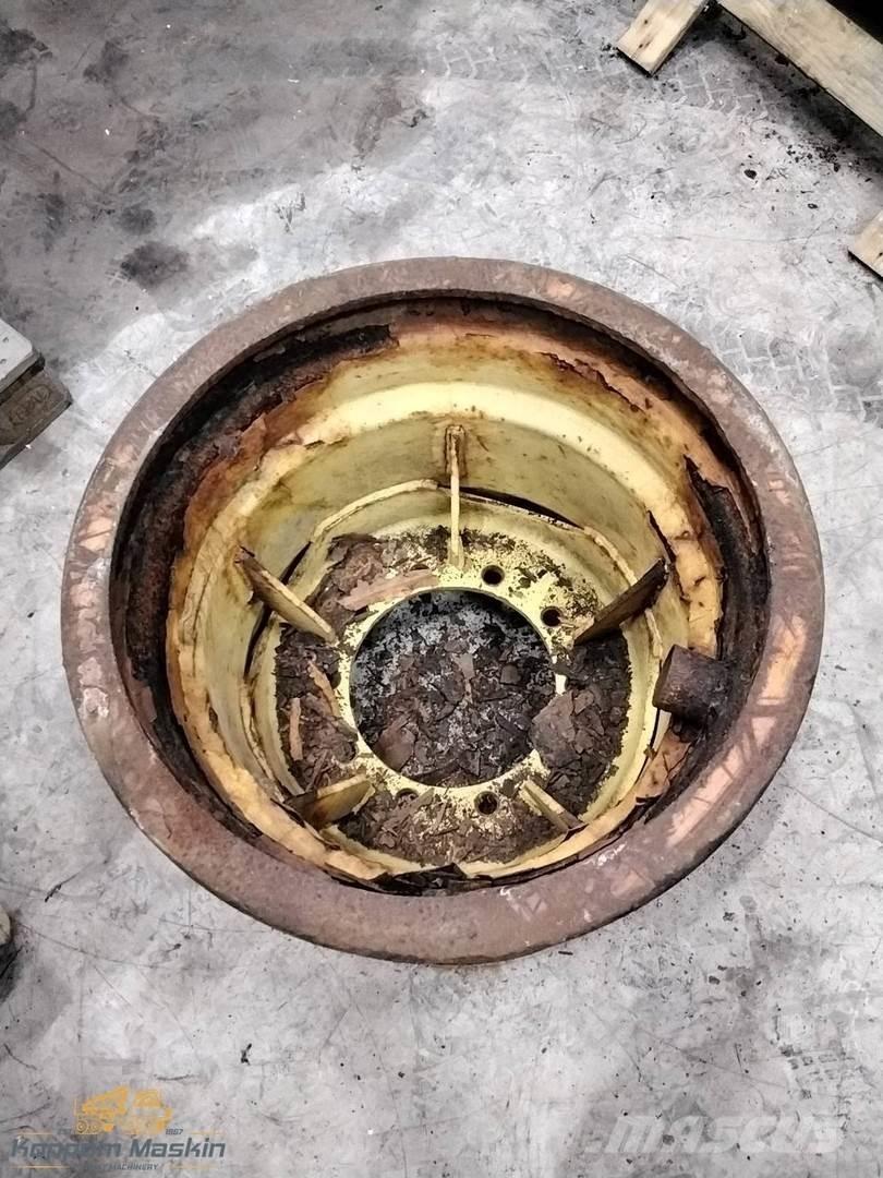 Ösa 250 20x26,5 Pneumatiky, kola a ráfky