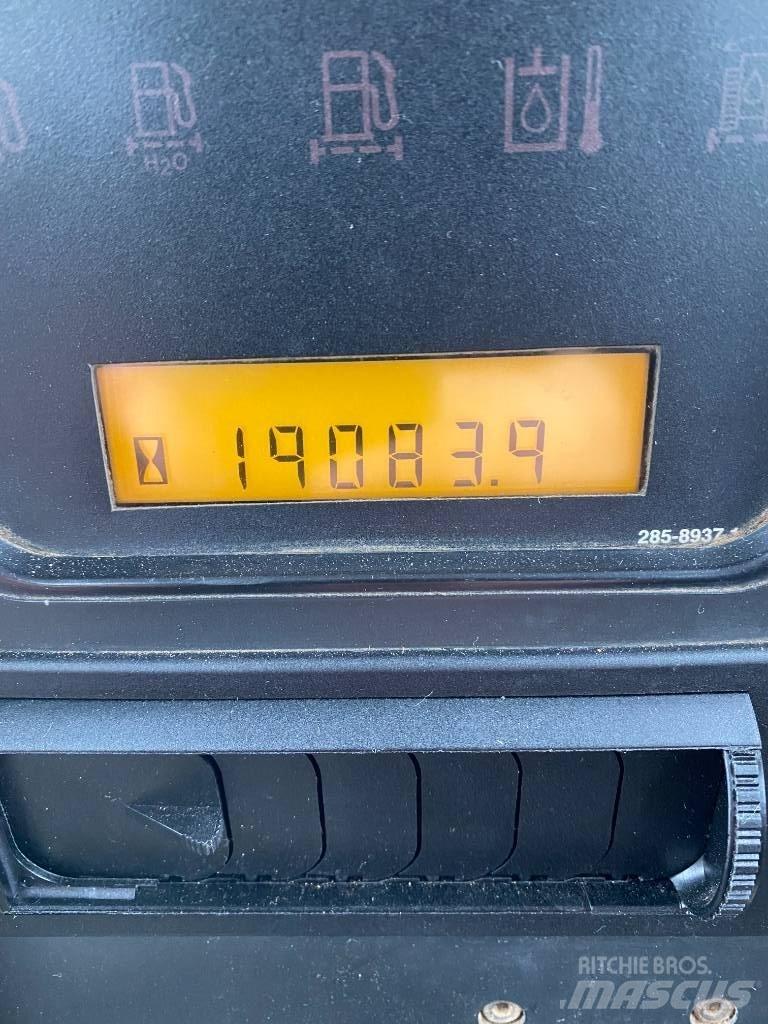 CAT D 6 N LGP Pásové dozery