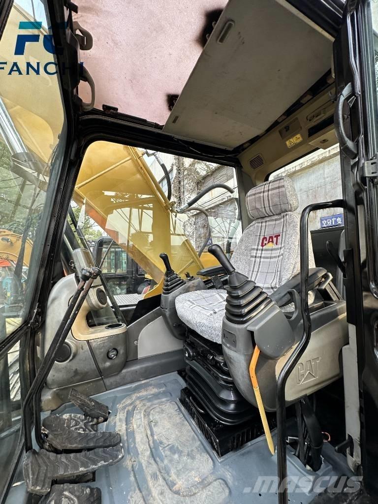 CAT 320 D Pásová rýpadla