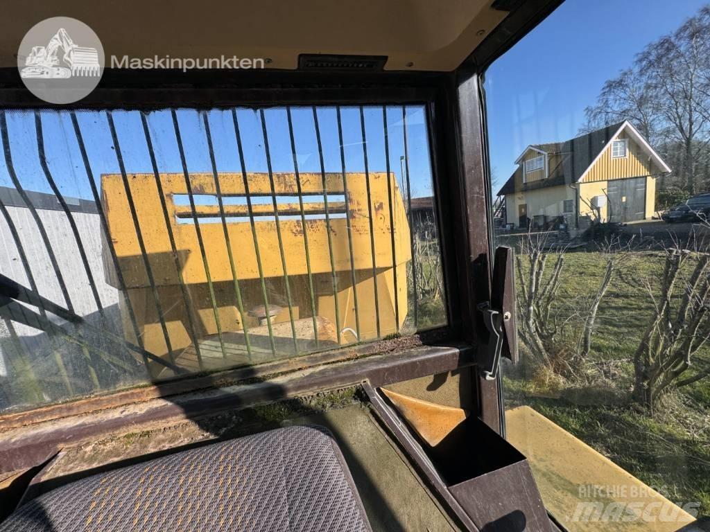 Hydrema 910 Kloubové dempry