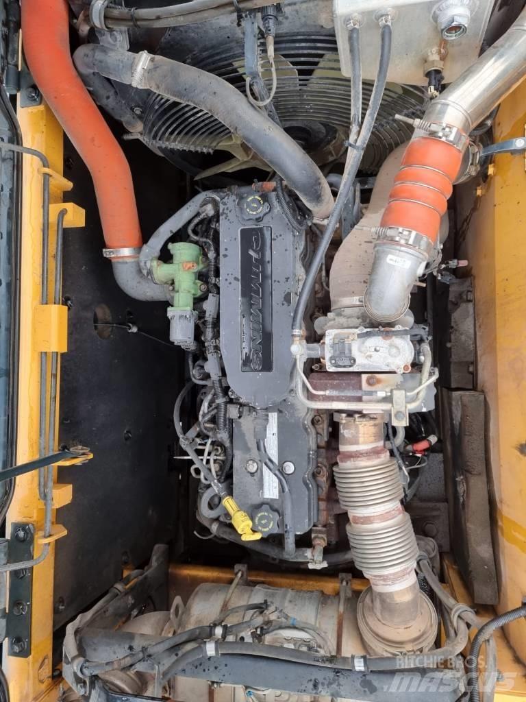 Hyundai HX 300 L Pásová rýpadla