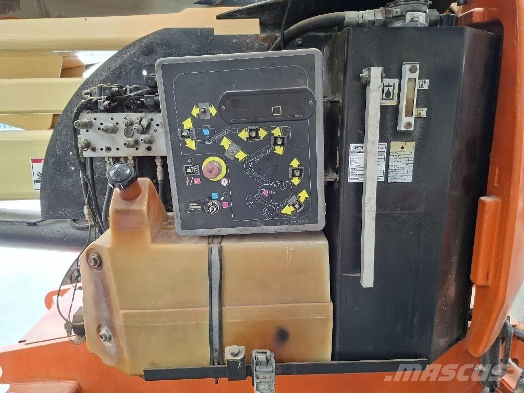 JLG 450 AJ Kompaktní samohybné kloubové plošiny