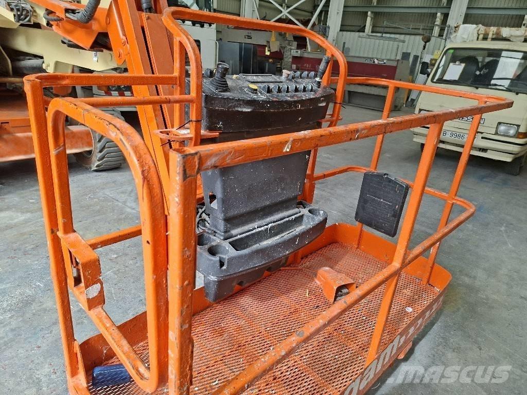 JLG 450 AJ Kompaktní samohybné kloubové plošiny