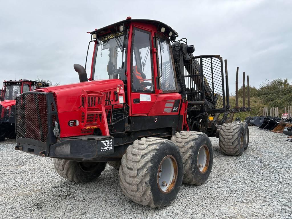 Komatsu 835 Vyvážecí traktory