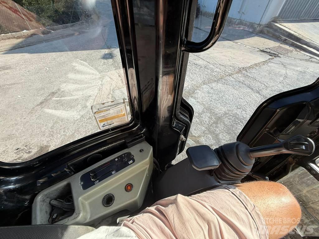 CAT 304 E Mini rýpadla < 7t