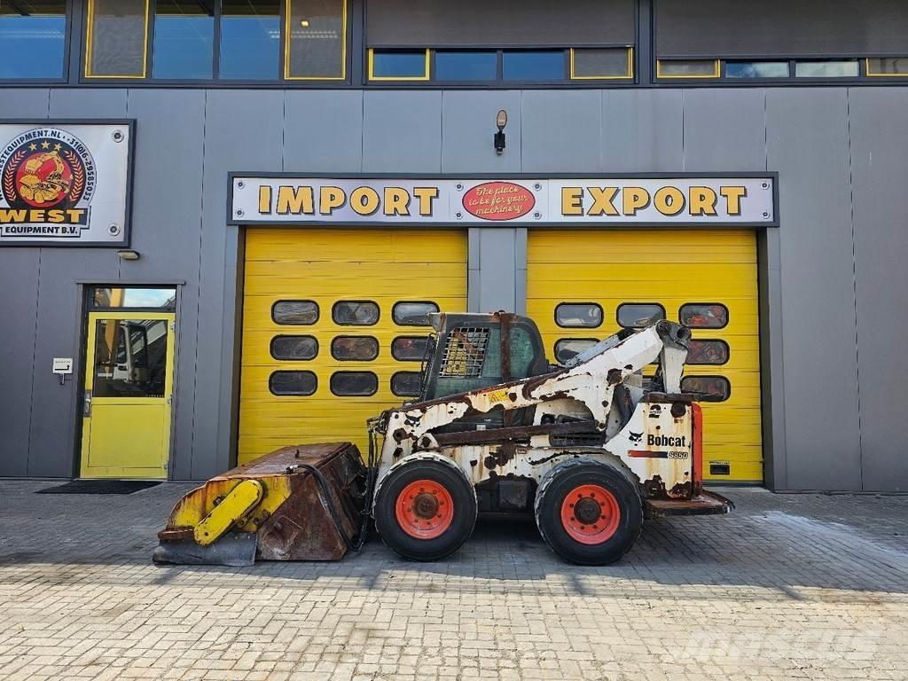 Bobcat S850 Kolové nakladače
