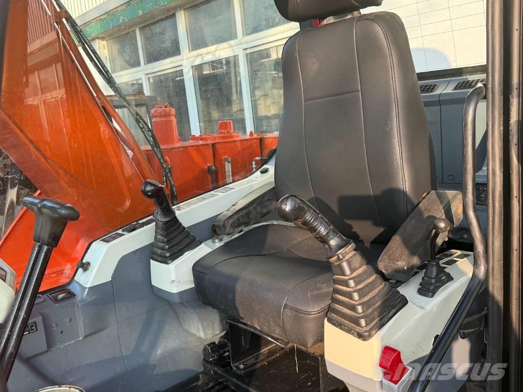Doosan DX 75 Pásová rýpadla