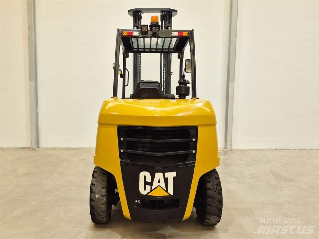 CAT DP50NB Dieselové vozíky