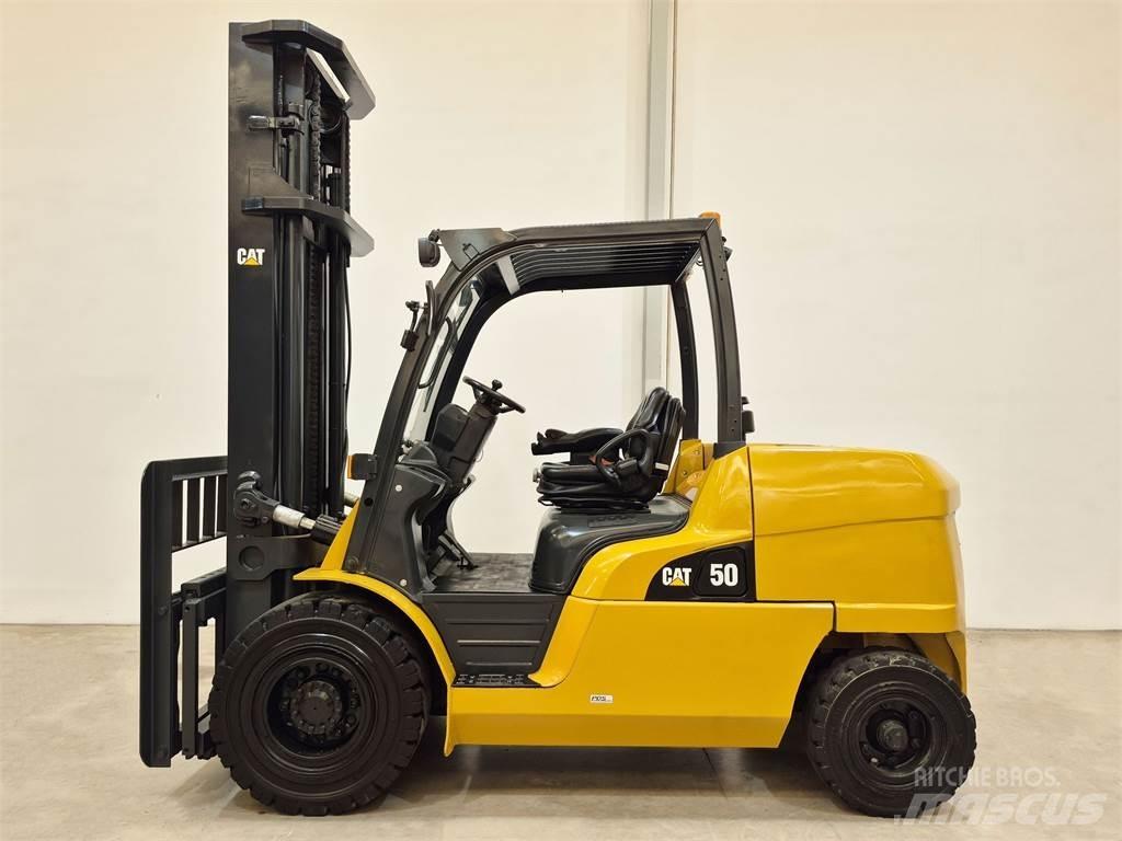 CAT DP50NB Dieselové vozíky
