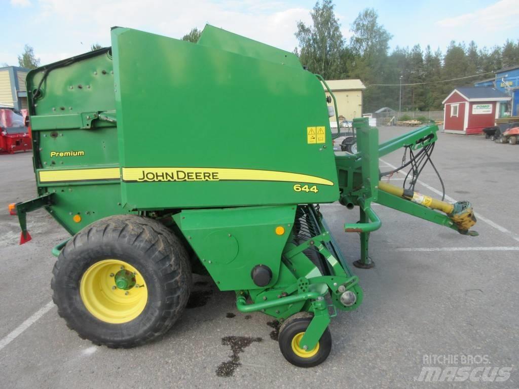 John Deere 644 Lis na válcové balíky
