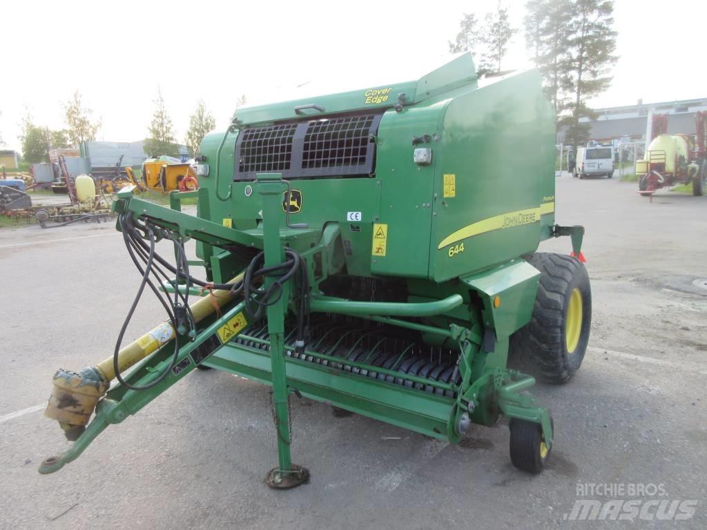 John Deere 644 Lis na válcové balíky
