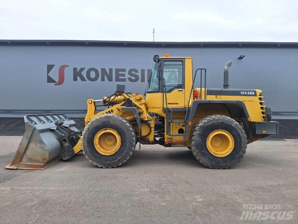 Komatsu WA 380-3A Kolové nakladače