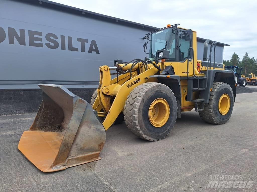 Komatsu WA 380-3A Kolové nakladače