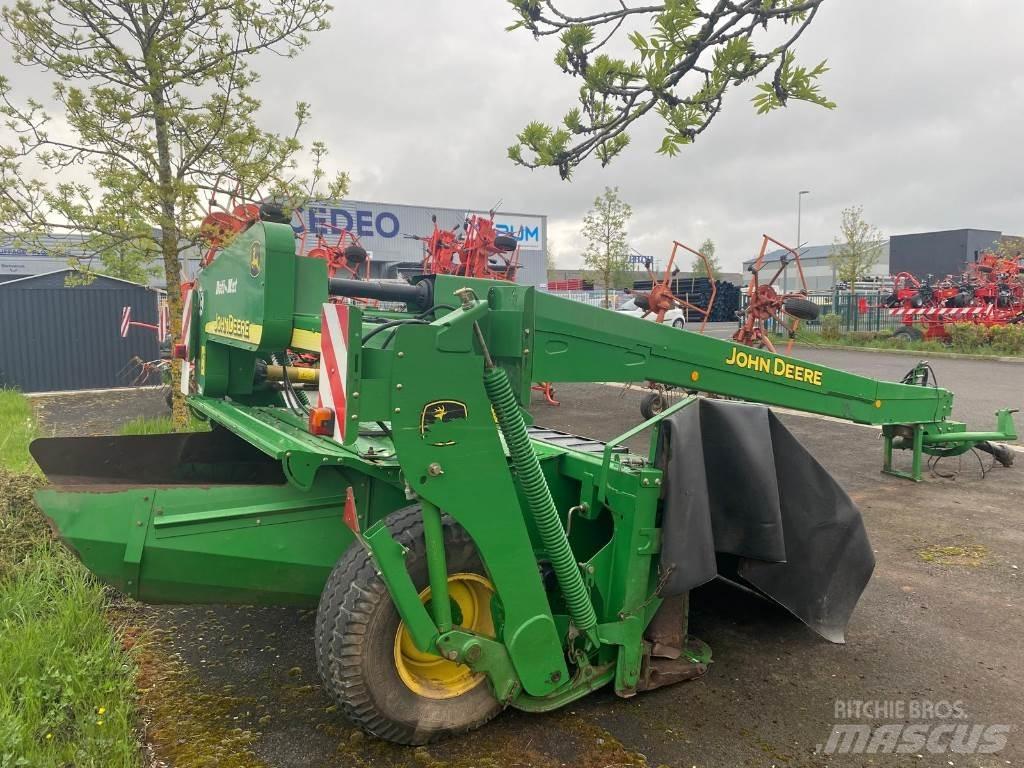 John Deere 730 Sekačky namontované a tažené