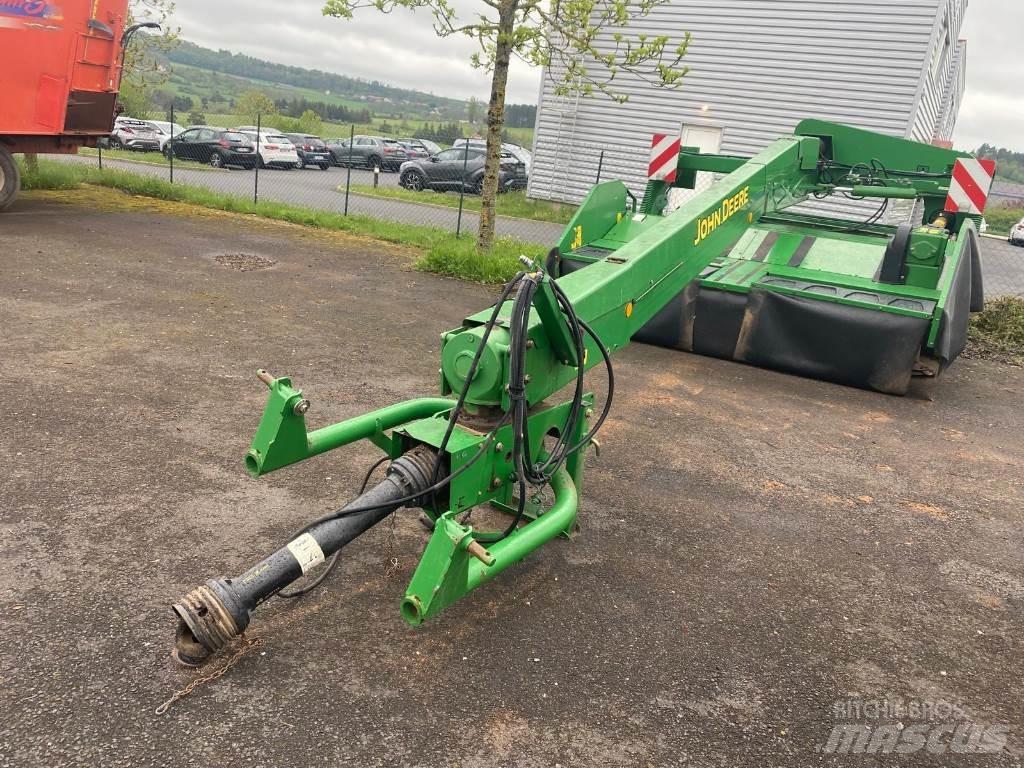 John Deere 730 Sekačky namontované a tažené