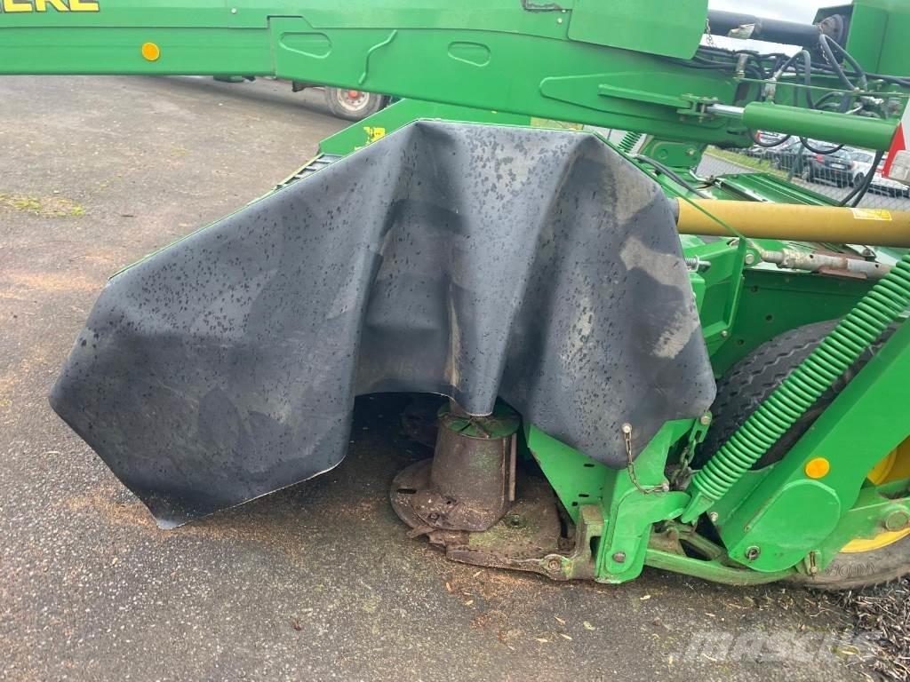 John Deere 730 Sekačky namontované a tažené
