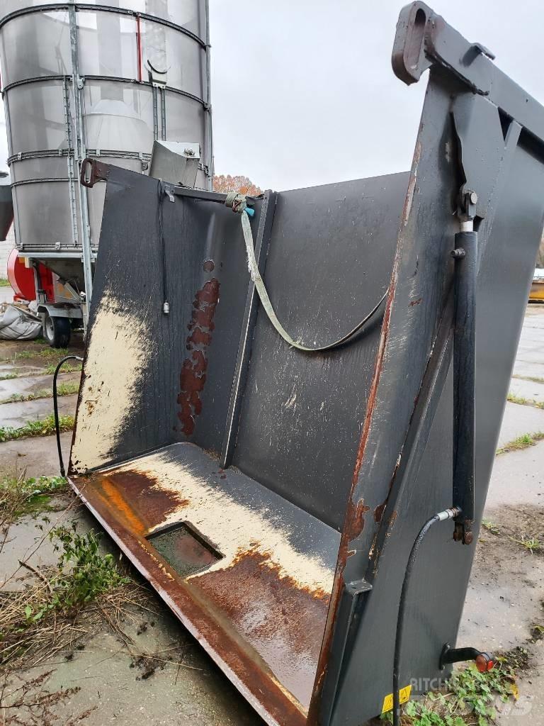 Fliegl ASW271 GIGANT Rozmetadla chlévské mrvy