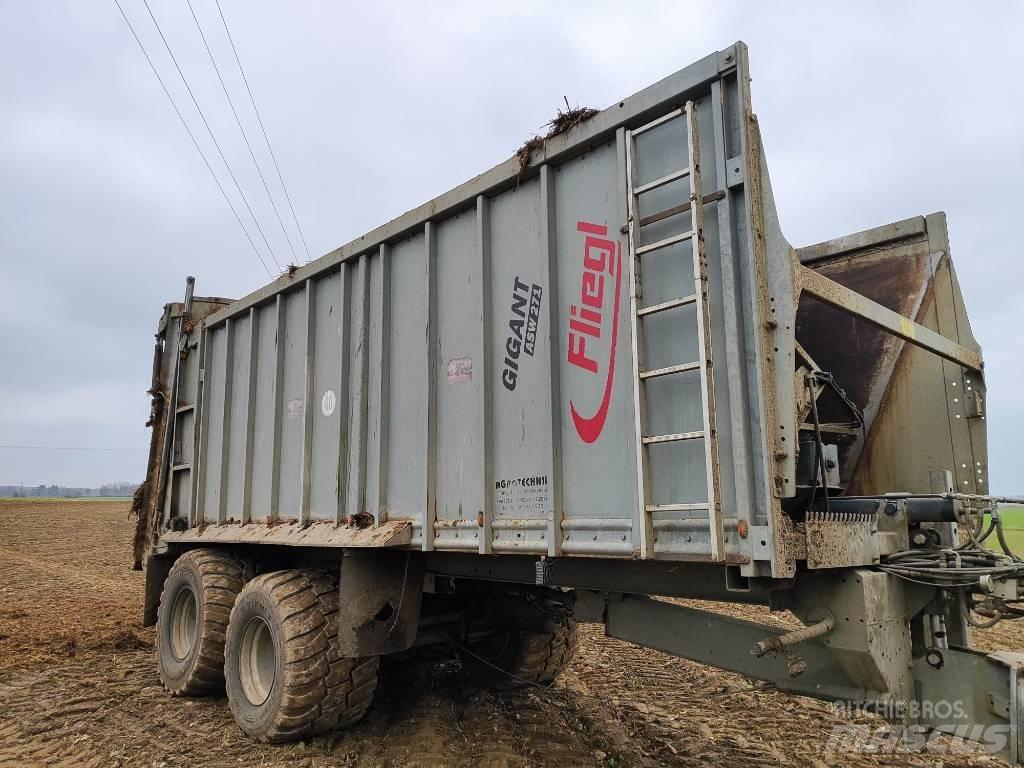 Fliegl ASW271 GIGANT Rozmetadla chlévské mrvy
