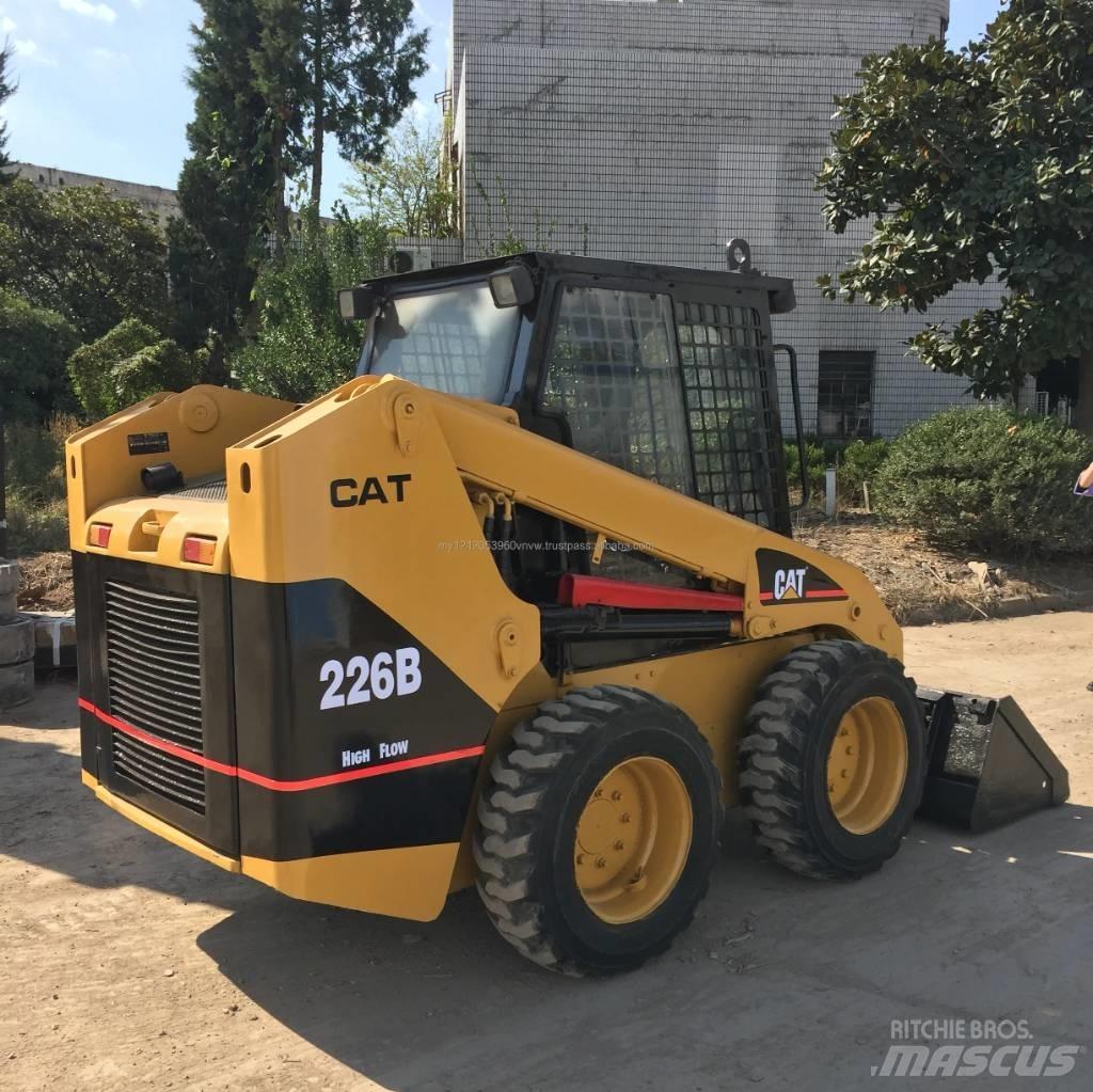 Cata-Dyne 226B Smykem řízené nakladače
