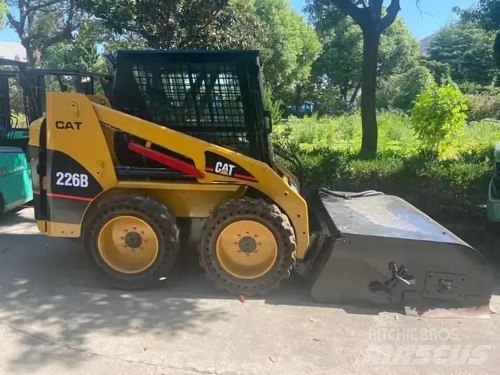 Cata-Dyne 226B Smykem řízené nakladače