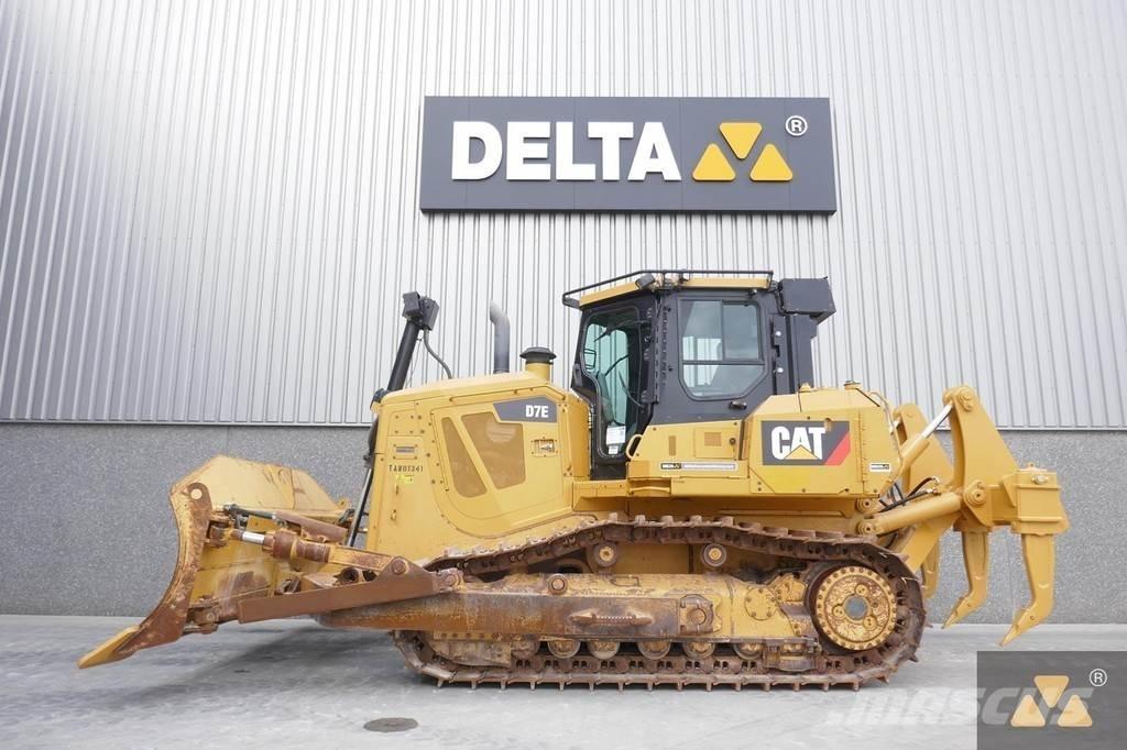 CAT D7E Pásové dozery