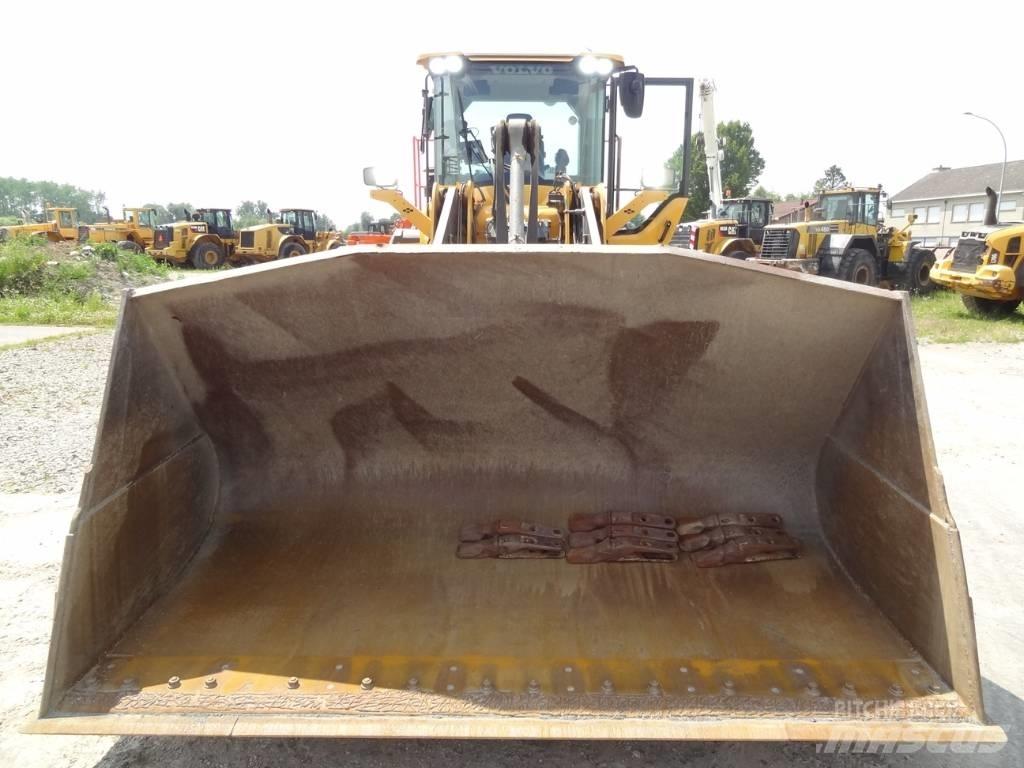 Volvo L 120 H Kolové nakladače