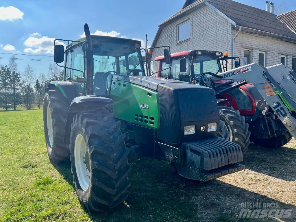 Valtra 8450 Traktory