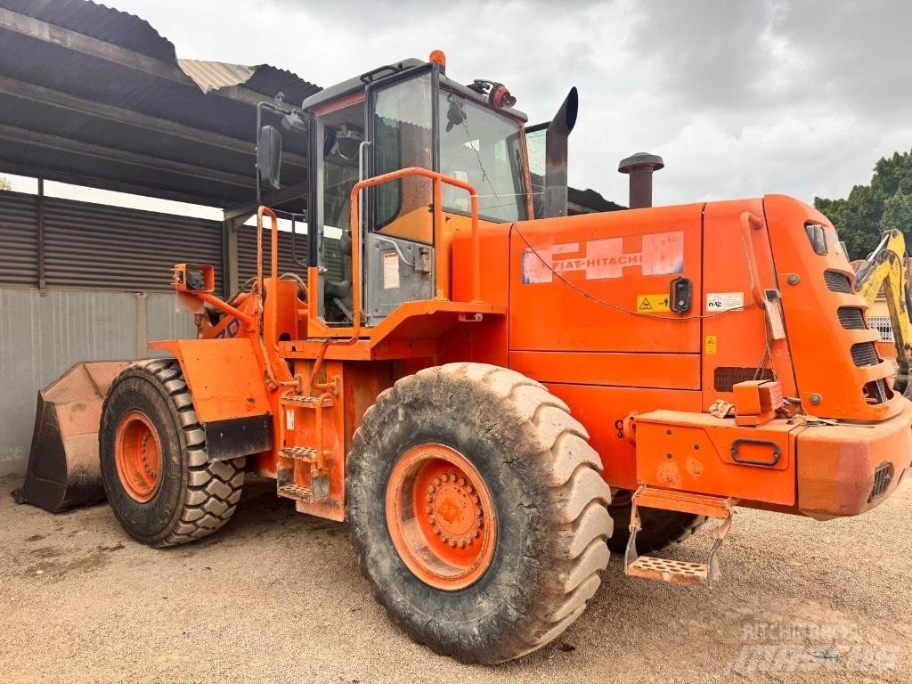 Hitachi W 170 Kolové nakladače