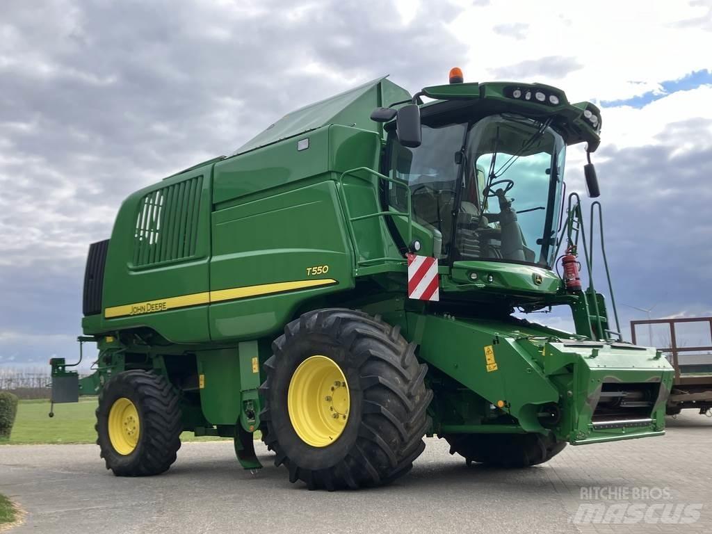 John Deere T550 Sklízecí mlátičky