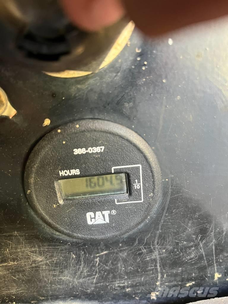 CAT 304 E 2 CR Mini rýpadla < 7t