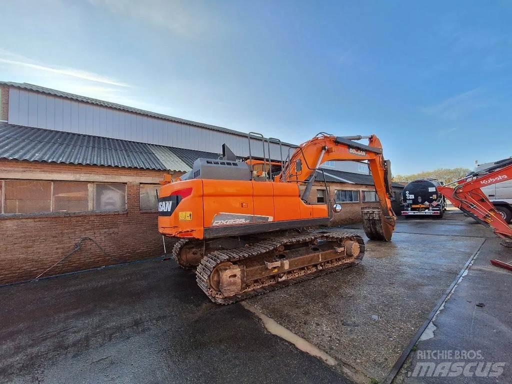 Doosan DX235lc Pásová rýpadla