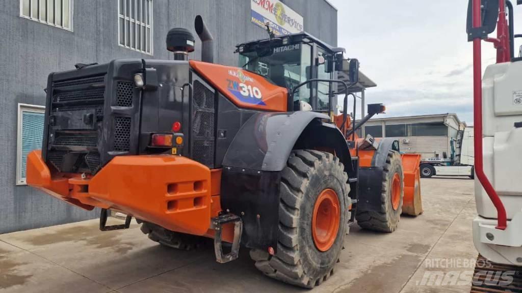 Hitachi ZW 310-6 Kolové nakladače