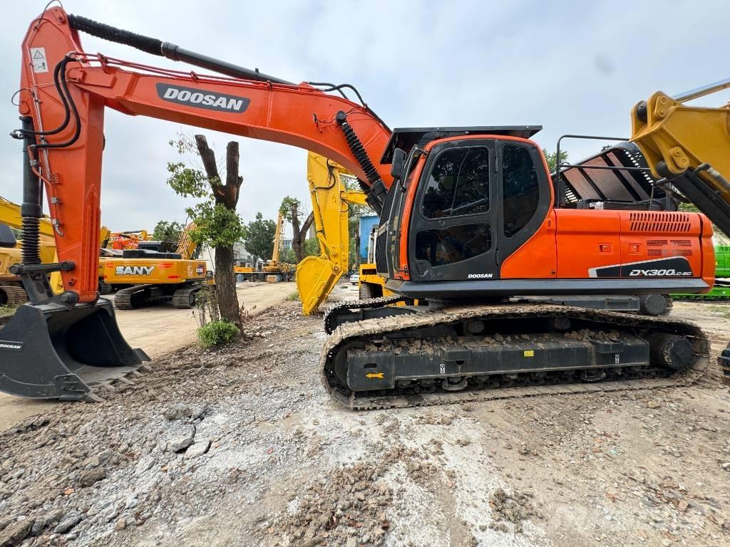 Doosan DX 300 LC LR Pásová rýpadla