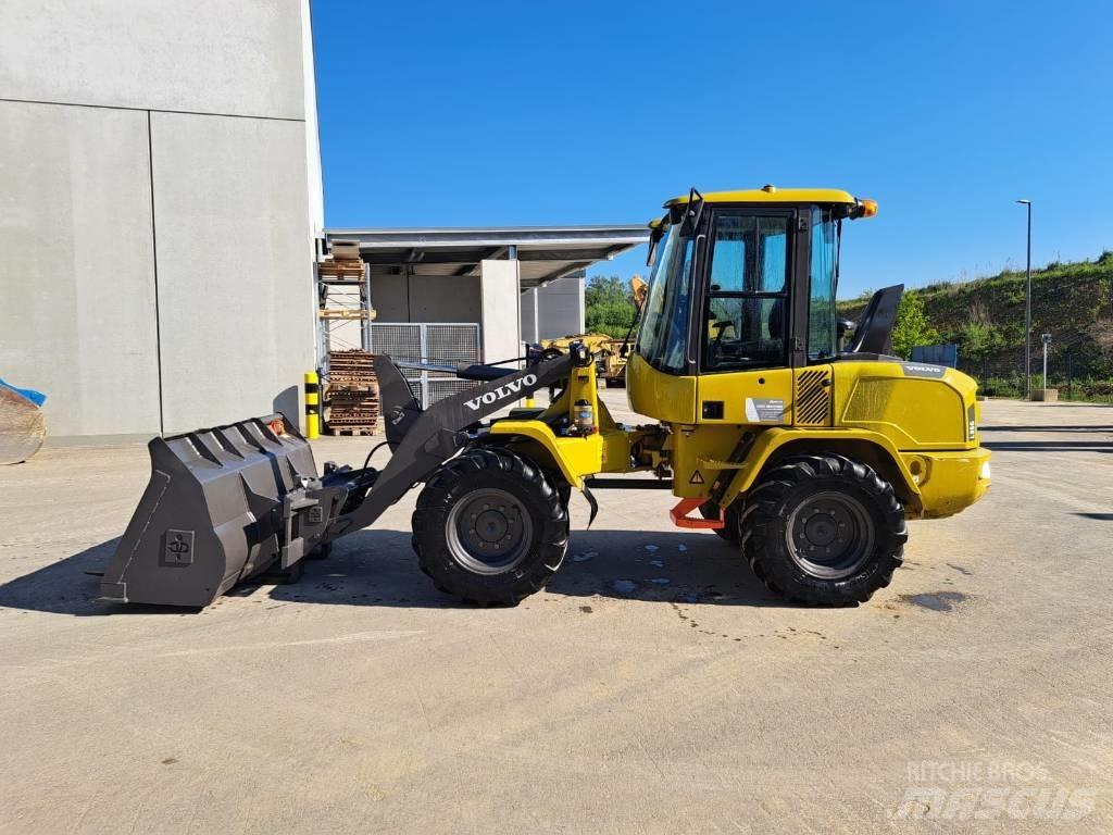 Volvo L 35 G Smykem řízené nakladače