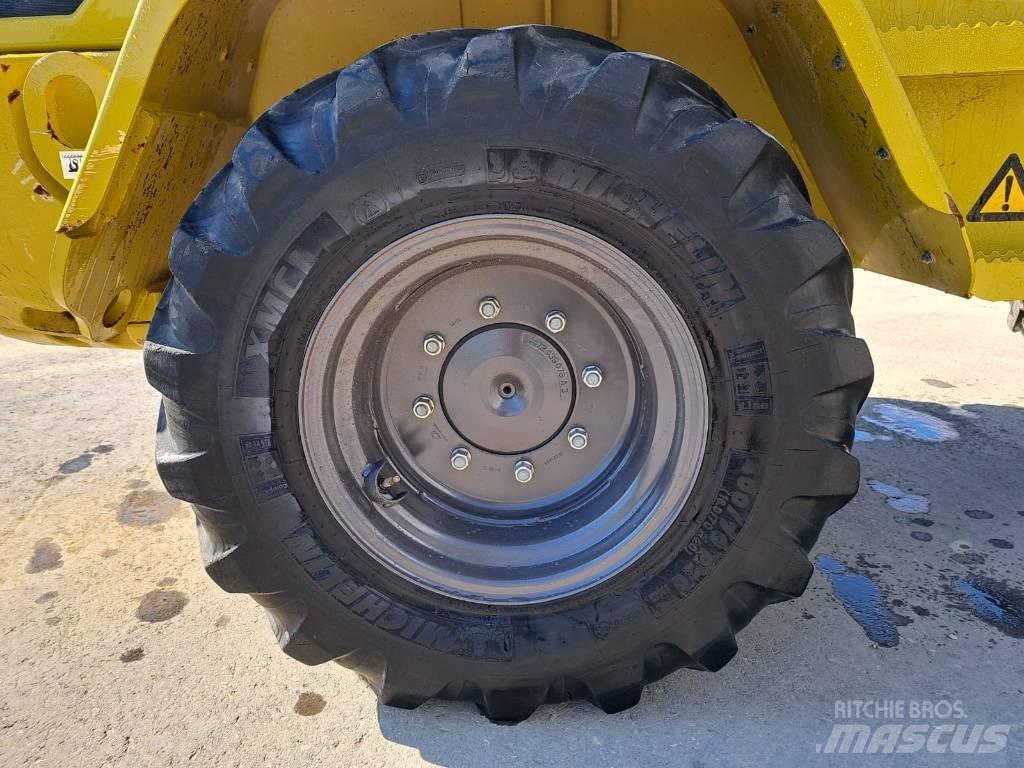 Volvo L 35 G Smykem řízené nakladače