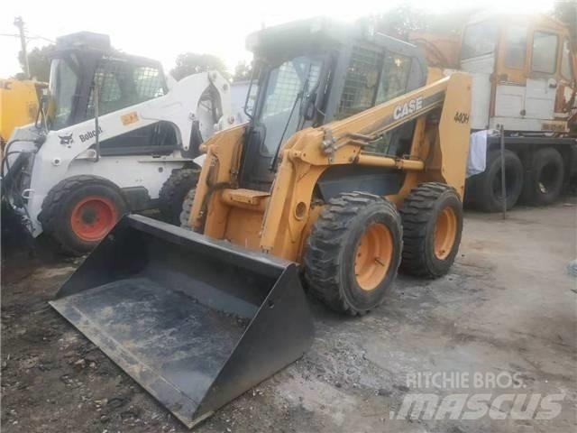 CASE 440H Smykem řízené nakladače