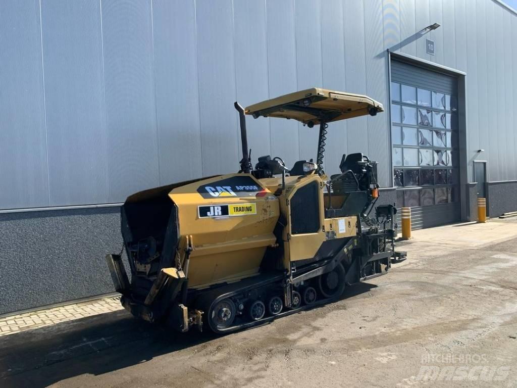 CAT AP355F Finišery