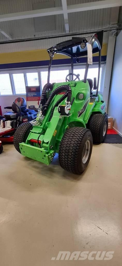 Avant 528 Víceúčelové nakladače