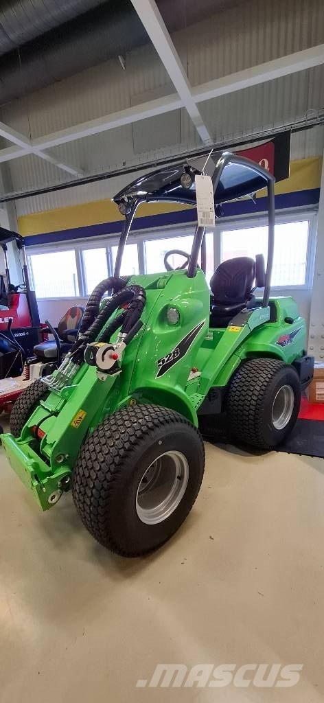 Avant 528 Víceúčelové nakladače