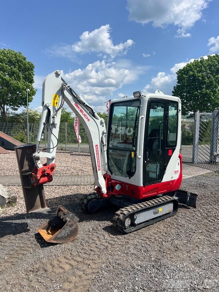 Takeuchi TB 216 Mini rýpadla < 7t